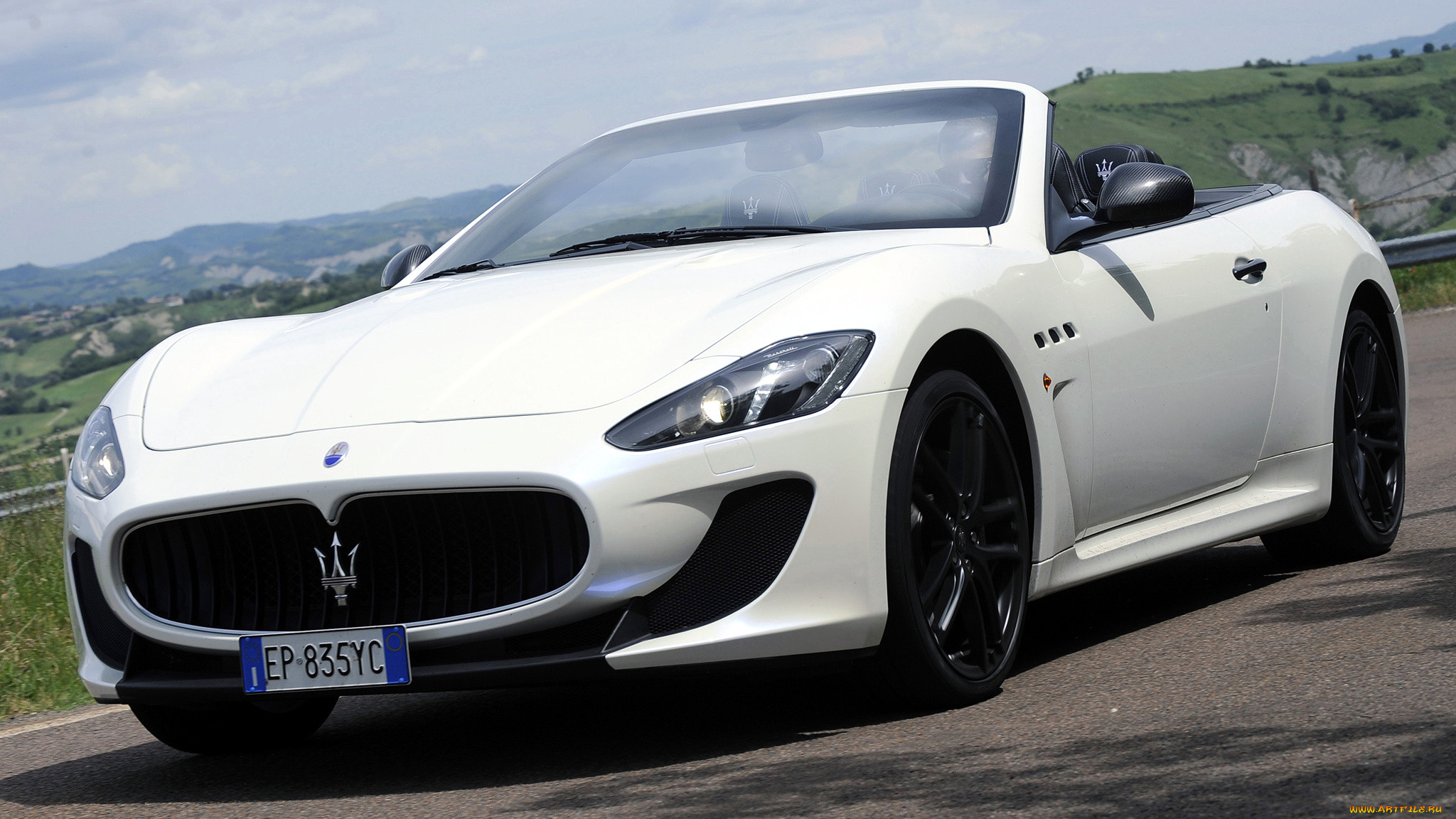 Обои Maserati Grancabrio Автомобили Maserati, обои для рабочего стола,  фотографии maserati, grancabrio, автомобили, италия, бизнес-класс, s, p, a,  эксклюзивные, спортивные Обои для рабочего стола, скачать обои картинки  заставки на рабочий стол.